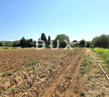 ISTRA, POMER - Građevinsko zemljište od 2052m2 blizu plaža i centra savršeno za Vilu, Kuće za odmor, obiteljske kuće, Apartmanske zgrade - cover