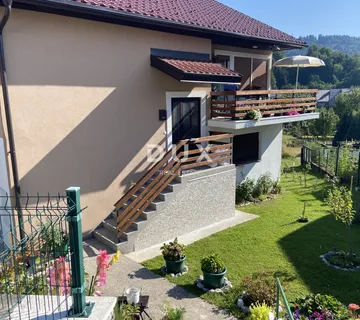 Gorski Kotar, Fužine, dvosobni stan, 50 m2, okućnica