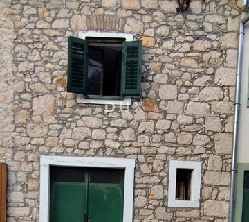 ZATON, ŠIBENIK - Kamena kuća prvi red do mora