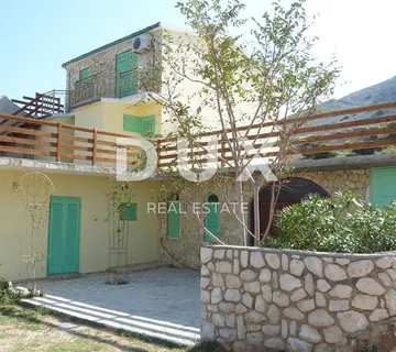 OTOK PAG, GRAD PAG- dvojna kuća 247 m2 za turizam