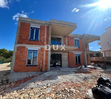 ŠIBENIK, BRODARICA – Stan u novogradnji s vrtom i pogledom na more! - cover