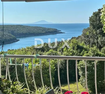 ISTRA, DUGA UVALA - Studio apartman s predivnom terasom - POGLED NA MORE!! - Šegotići, Marčana