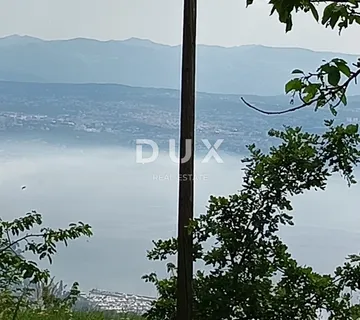 LOVRAN, DOBREĆ- Zemljište 1415m2 s građevinskom dozvolom i prekrasnim pogledom na more - Dobreć, Opatija