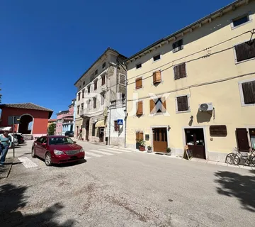 Istra, Oprtalj, povijesna jezgra, 124 m², balkon s pogledom