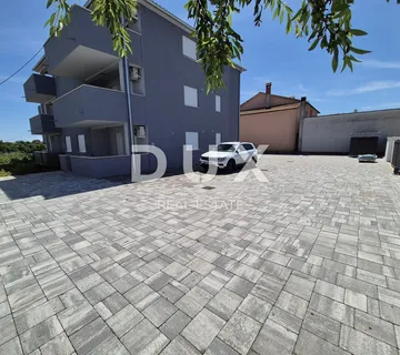 ISTRA, PULA- Stan u prizemlju + vrt od 205 m2! - Šišan, Ližnjan