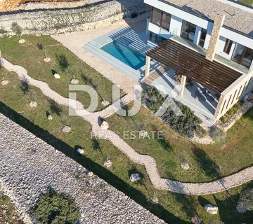 OTOK PAG, LUN - jedinstvena vila s bazenom na predivnoj lokaciji - Lun, Novalja