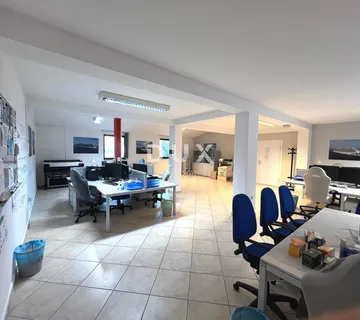 ISTRA, PULA - Poslovni prostor na Kaštanjeru 150 m2