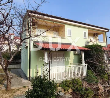 OTOK KRK, BAŠKA - dvojna kuća sa dva apartmana