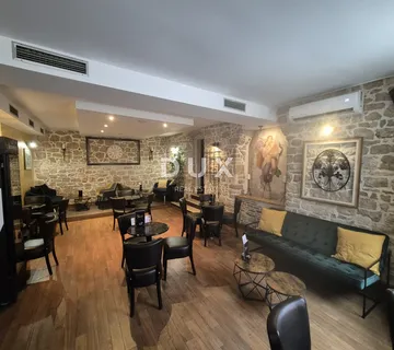 ISTRA,ROVINJ - Predivan uhodani caffe bar u srcu Rovinja