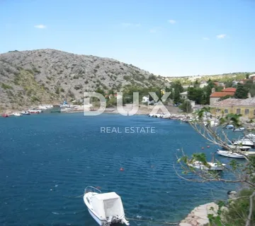 KARLOBAG, CESARICA - Kuća u prvom redu do mora - Cesarica, Karlobag