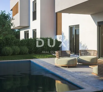 VODICE – Stan s privatnim bazenom i vrtom