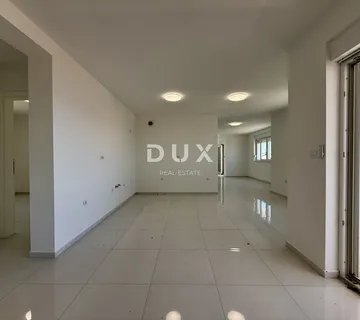 Crikvenica, trosobni apartman, 123 m2, prvi kat, novogradnja, 350 metara od mora