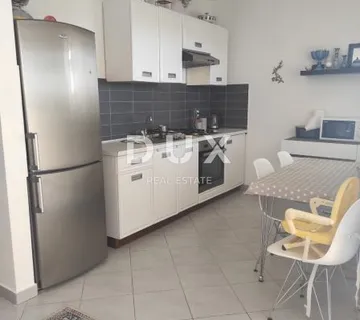 ISTRA, LABIN - Komforan stan s pogledom na starogradsku jezgru