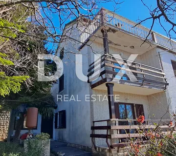 CRIKVENICA, GRIŽANE - Samostojeća kuća s velikom okućnicom - cover