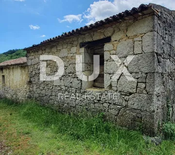 ISTRA, HUM - Kamena starina za adaptaciju - cover