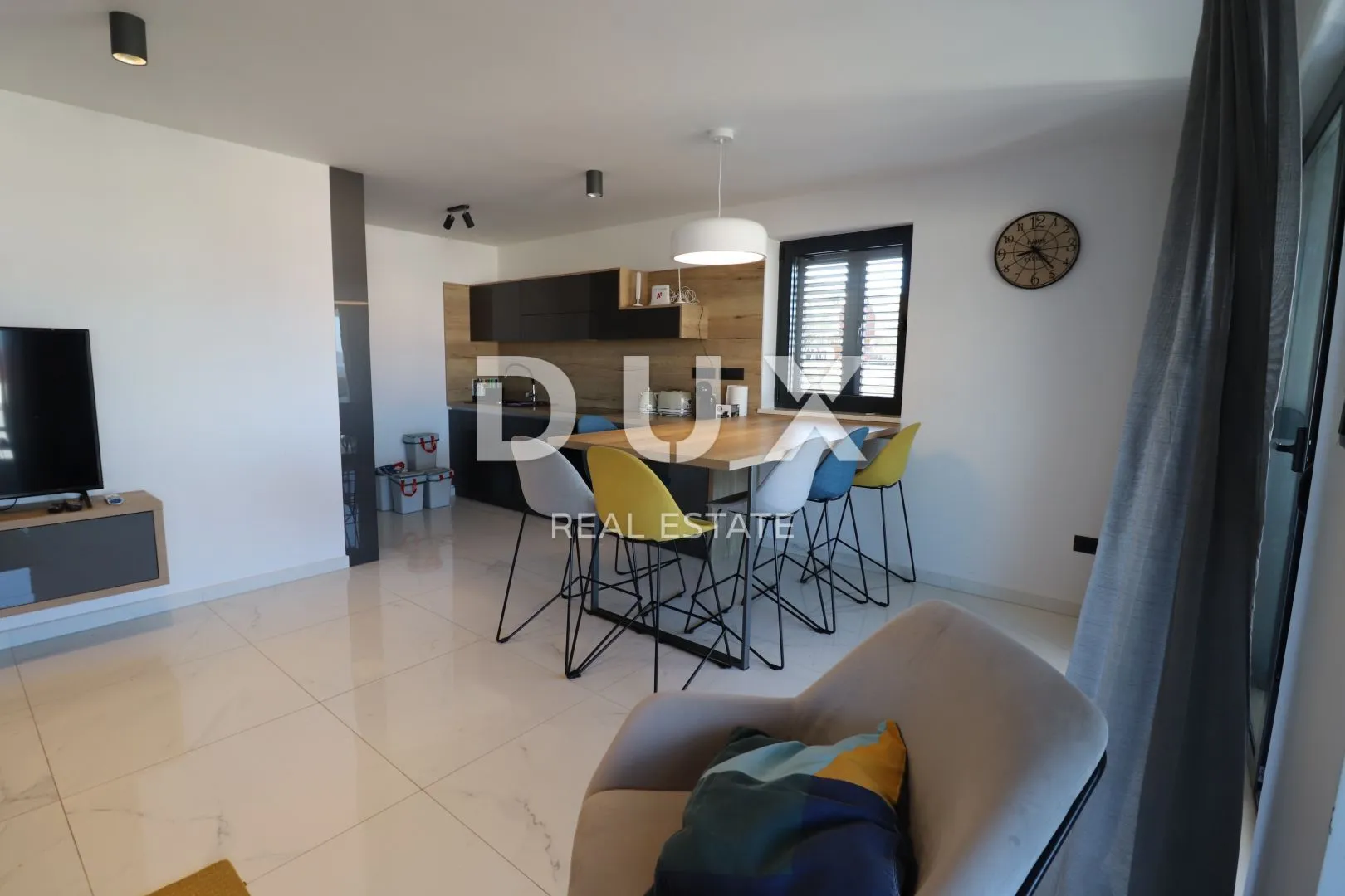 OTOK KRK, PUNAT, kompletno uređen i opremljen apartman - cover