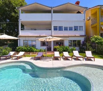 ISTRA, VALBANDON - Kuća sa 7 apartmana! - cover