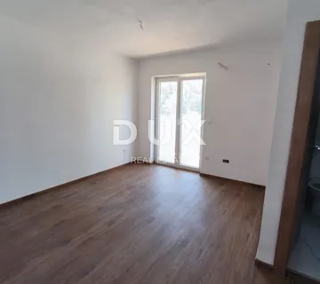 ISTRA, BANJOLE - Prostrani stan na top lokaciji s bazenom! - cover