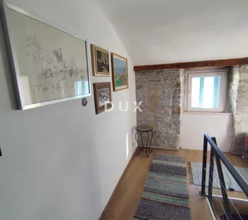 Šibenik, Riva, višekatni stan, 150 m², pogled na more