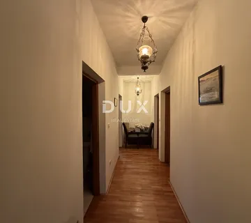 ZADAR, PLOVANIJA – Fleksibilan poslovni prostor 200 m²