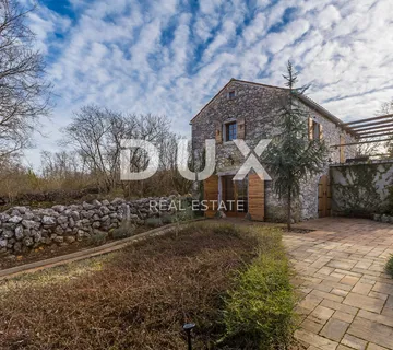 OTOK KRK, okolica Malinske - Renovirana autohtona kamena kuća s pogledom na more - Malinska, Malinska-Dubašnica