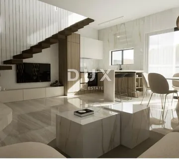 Vodice, trosobni dupleks stan, 83,56 m²