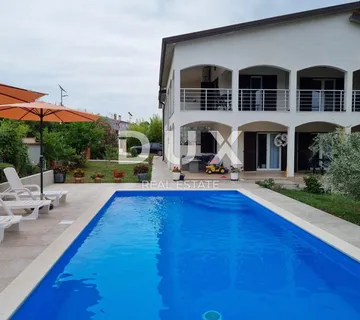 ISTRA, POREČ - Kuća s puno potencijala, na mirnoj i lijepoj lokaciji