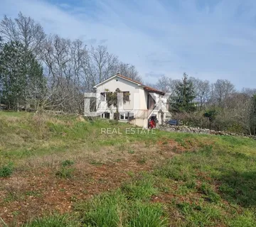 ISTRA, TINJAN - kuća sa prostranom okućnicom! - Jakovici, Tinjan