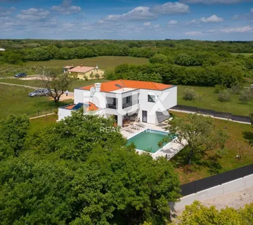 ISTRA, MARČANA - Moderna kuća s bazenom - cover