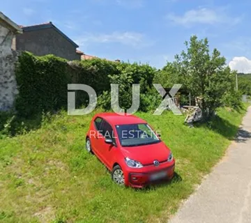 RIJEKA, HRELJIN - građevinsko zemljište 8x8 m u centru mjesta! Idealno za parking vozila, radnih strojeva, kamiona ili garažu! - cover