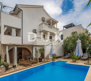 OTOK KRK, NJIVICE - Apartman s bazenom - cover