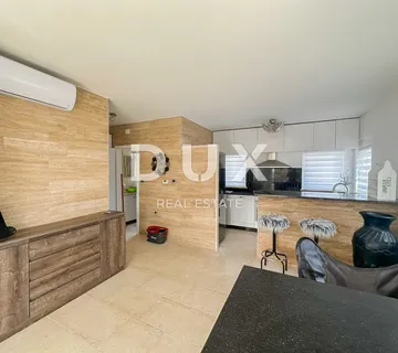 LOVRAN, OPATIJA - udoban stan za najam s terasom, privatnim parkingom i zasebnim ulazom - cover