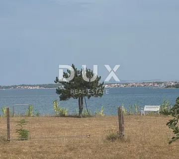 ZADAR, PRIVLAKA - građevno zemljište u blizini mora - cover