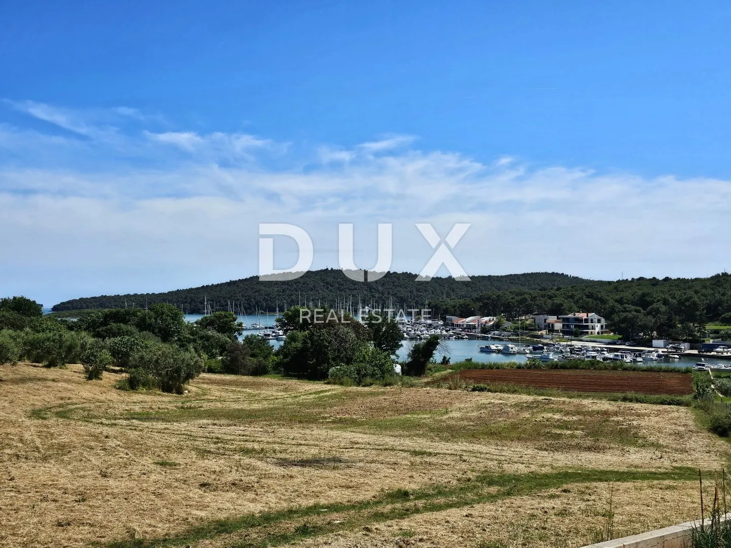 ISTRA, POMER - Uredno građevinsko zemljište s pogledom na more savršeno za izgradnju vile/ kuće/ obiteljske kuće - cover