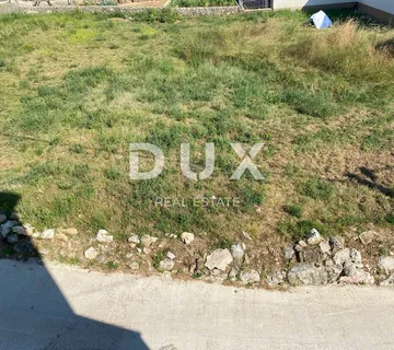 OTOK KRK, BAŠKA, DRAGA BAŠĆANSKA - građevinsko zemljište 651 m2 za stambenu zgradu - stanove / apartmane / obiteljsku kuću / villu! PRILIKA!!! - cover