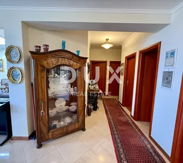 OPATIJA, VOLOSKO - RIJETKOST! 115 m2 u staroj vili s pogledom na more - cover