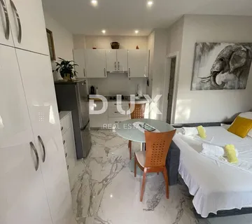 OPATIJA, BREGI - stan za najam za 6 radnika, moderno uređen, parking, balkon, terasa - cover