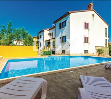 ISTRA, BANJOLE - Apartmanska kuća na 150m od mora! - cover