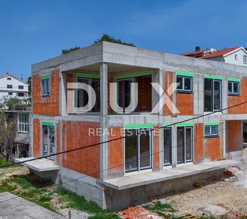 OTOK RAB, BANJOL - Stan u prizemlju novogradnje s okućnicom  - cover