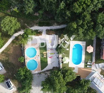 ISTRA, GRAČIŠĆE - Kamp u srcu Istre s bogatom infrastrukturom i dodatnim zemljištem - cover