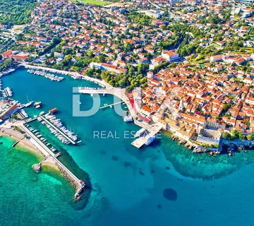 KRK, BAŠKA - Zemljište s 4 objekta pored mora s velikim potencijalom. NOVO!  - cover