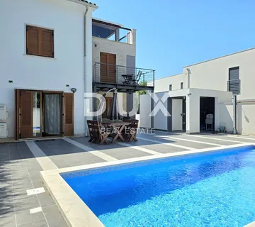 ISTRA, VOLME - Dvojna kuća s 4 spavaće sobe, bazenom i potpuno ograđenim dvorištem, na 300m od plaža - cover