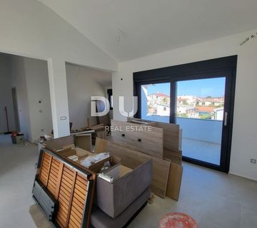 ZADAR, VIR - NOVOIZGRAĐEN STAN 20 M OD PLAŽE – POGLED NA MORE! - cover