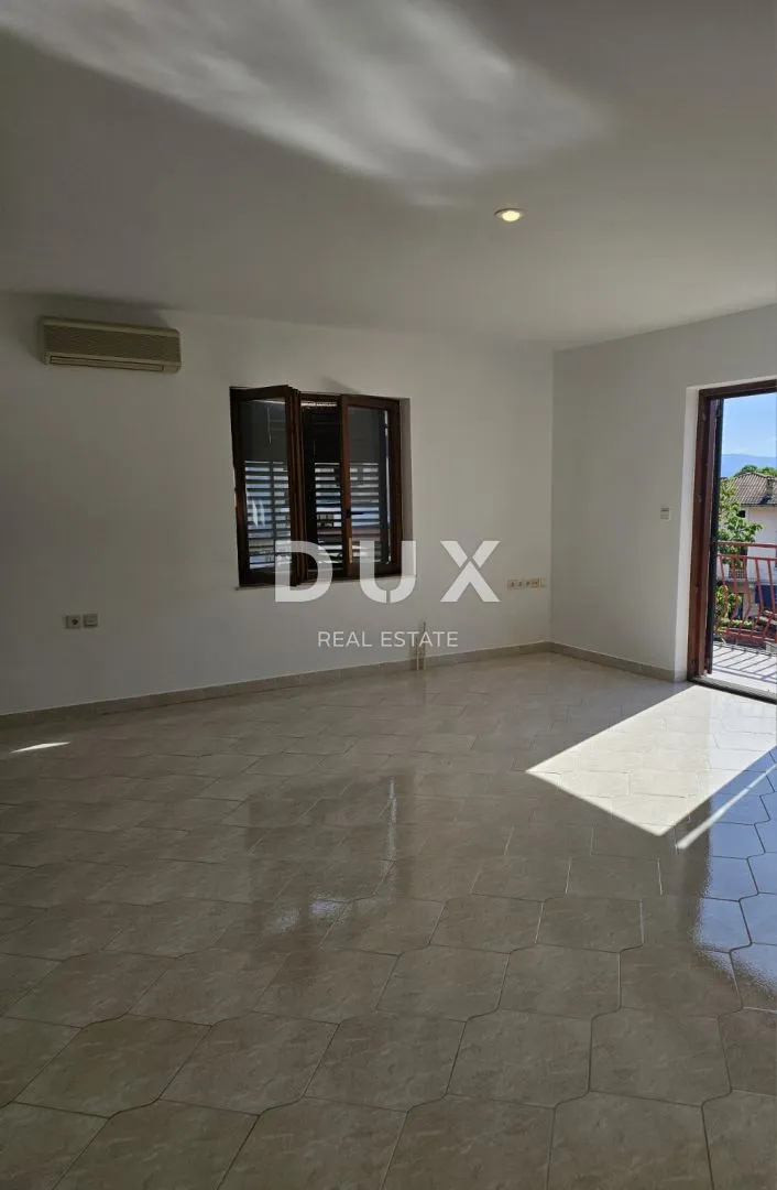 LOVRAN, CENTAR - 3 sobni stan na super lokaciji - cover