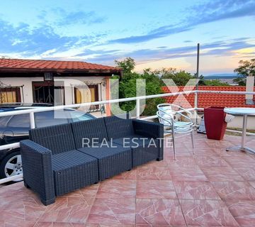 CRIKVENICA, JADRANOVO - samostojeća kuća 210 m2 - cover