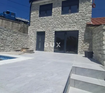 BRIBIR - Dvojna kamena kuća sa bazenom - cover