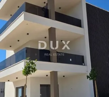 ISTRA, PULA - Građevinsko zemljište s idejnim projektom za zgradu s 4 stana, prizemnicu s bazenom i katnicu - cover