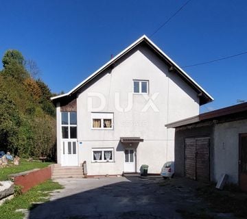 GORSKI KOTAR, FUŽINE - Samostojeća kuća s dvije stambene jedinice, garažom i okućnicom u centru Fužina - cover