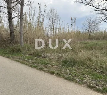 PRIVLAKA, SABUNIKE - Građevinsko zemljište pravilnog oblika - cover