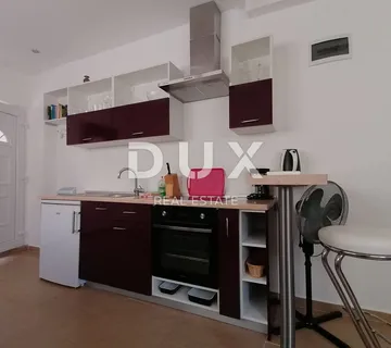 ISTRA, ROVINJ - Apartmanska kuća na samo 40m od mora! - cover